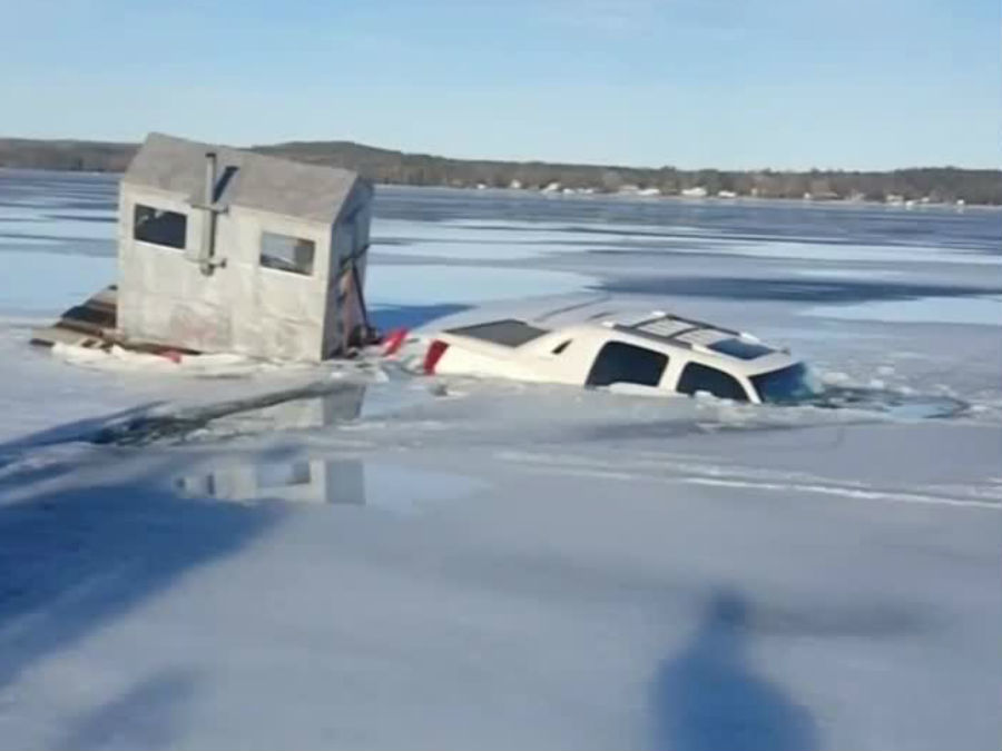 VIDEO Truck falls through ice in Wisconsin